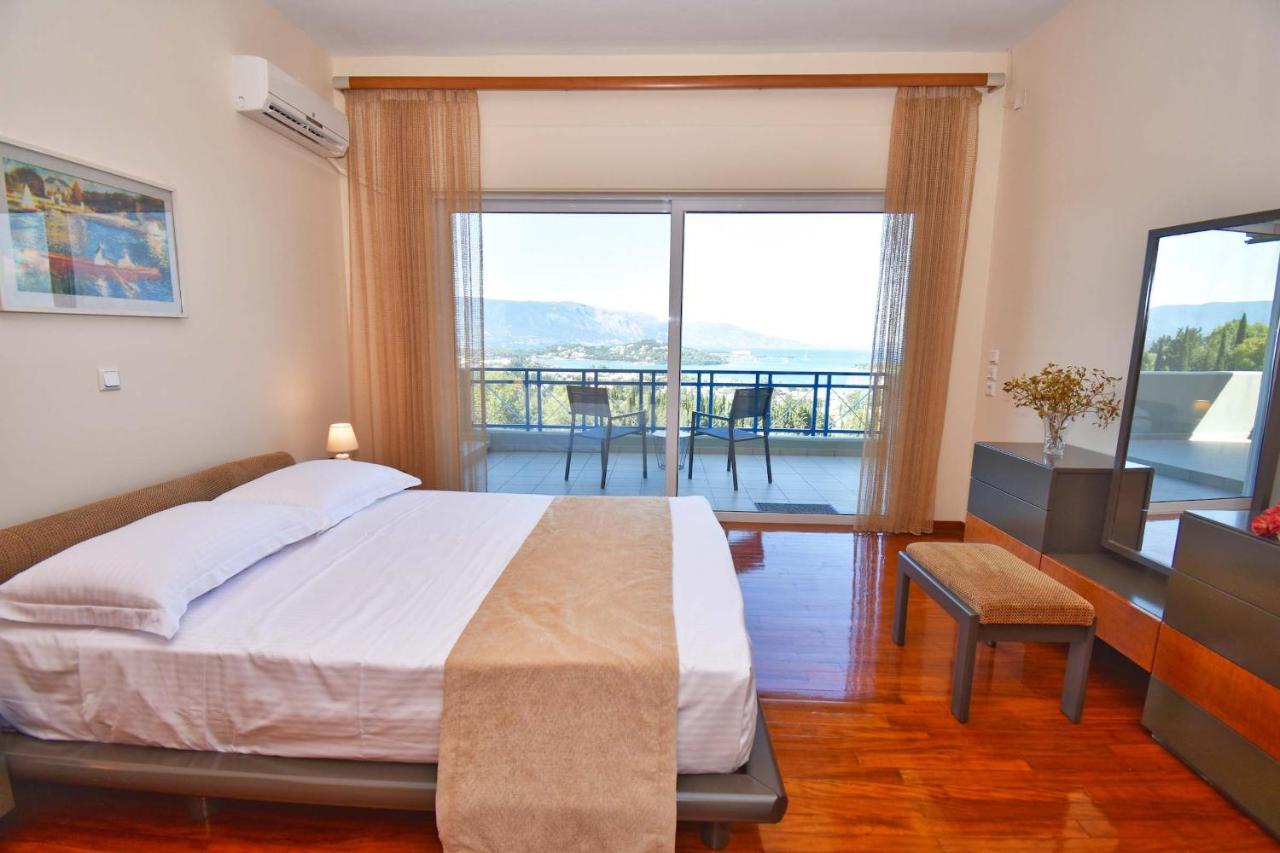 Julie Christie - Pool - Amazing Seaview Villa Kontokali