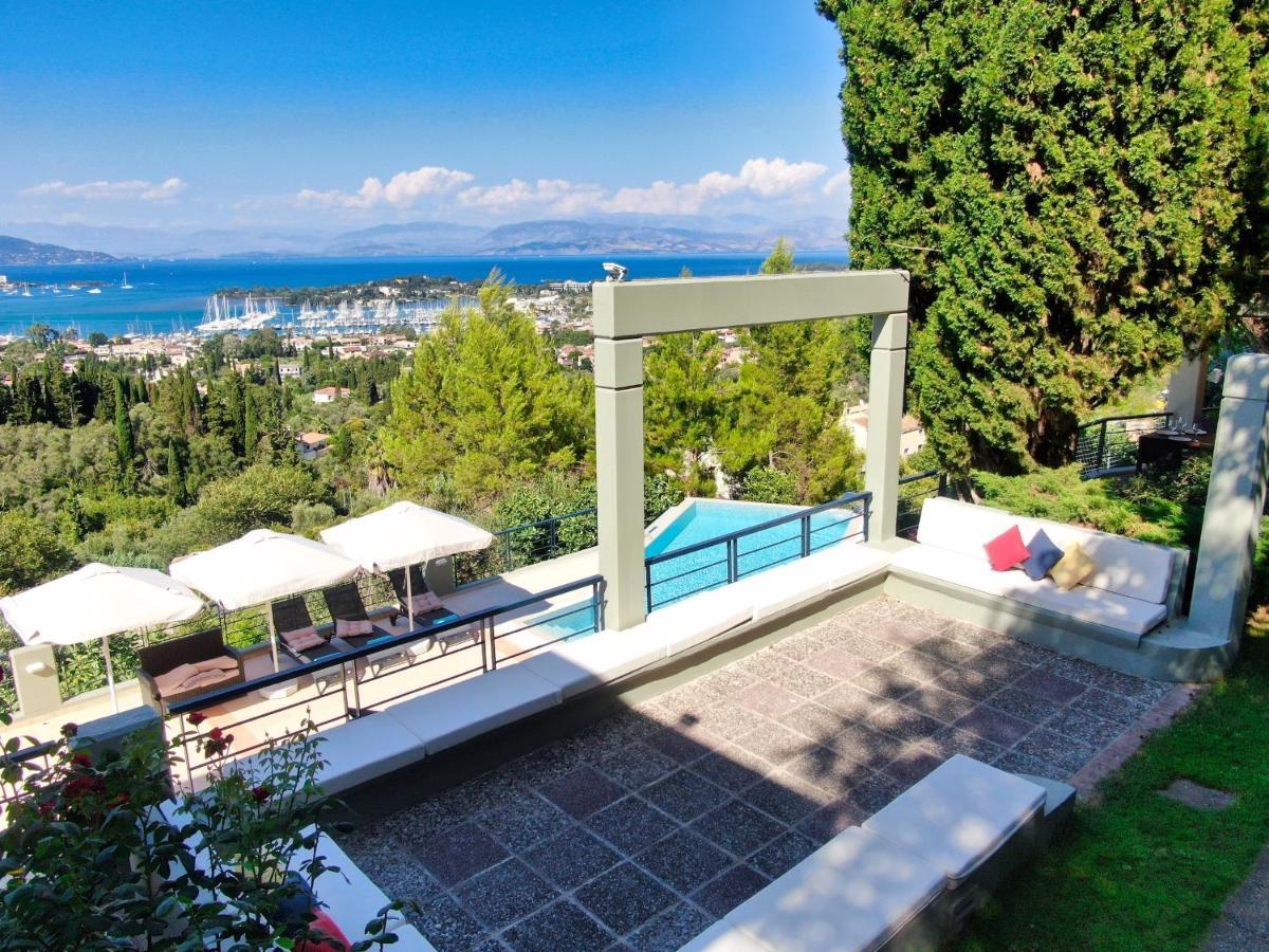 Julie Christie - Pool - Amazing Seaview