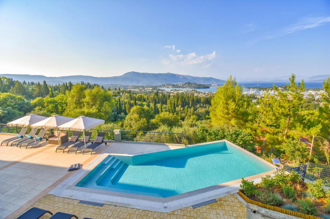 Julie Christie - Pool - Amazing Seaview Villa Kontokali