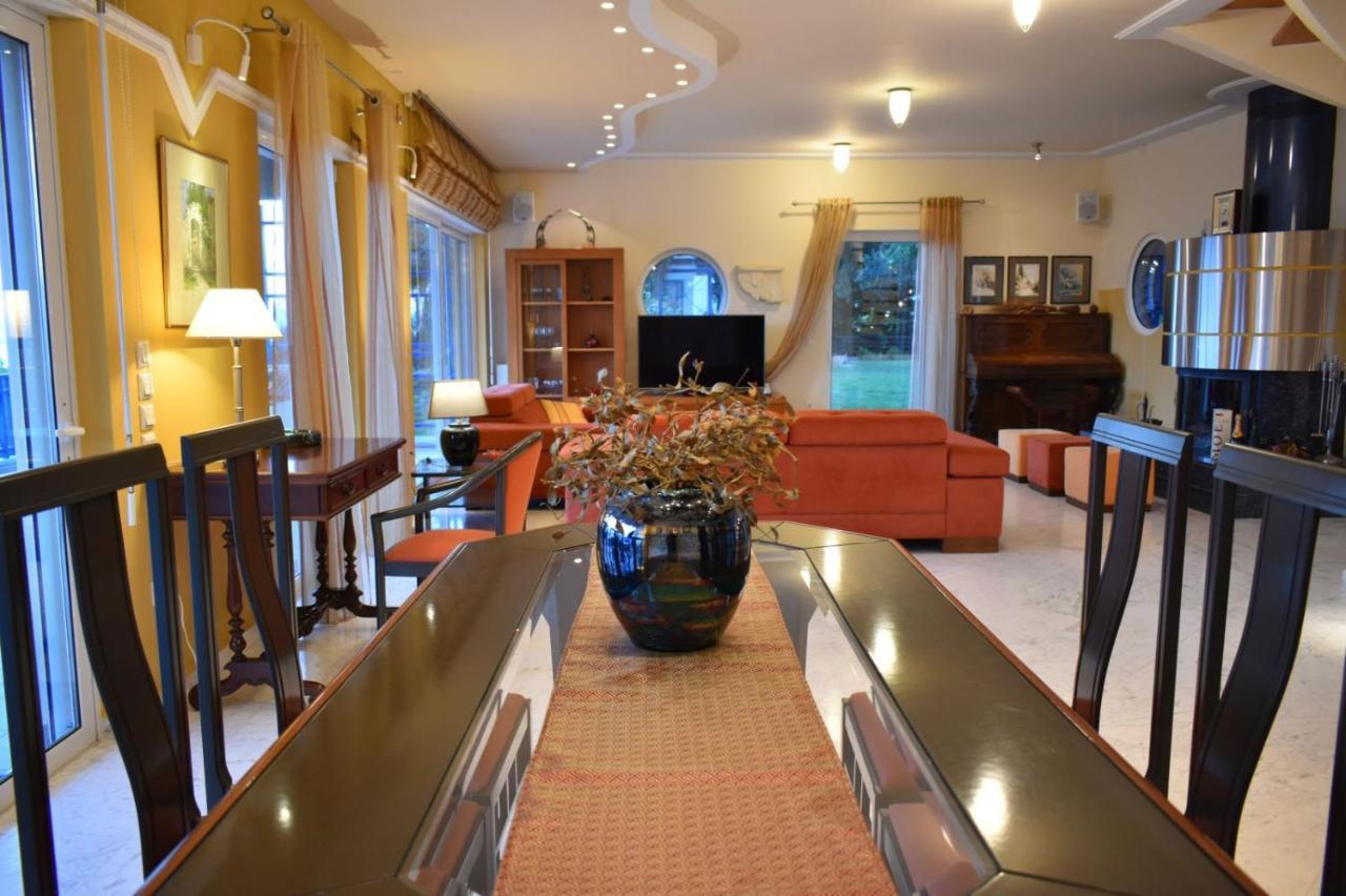 Julie Christie - Pool - Amazing Seaview Villa Kontokali