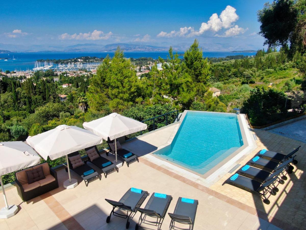 Julie Christie - Pool - Amazing Seaview Villa Kontokali
